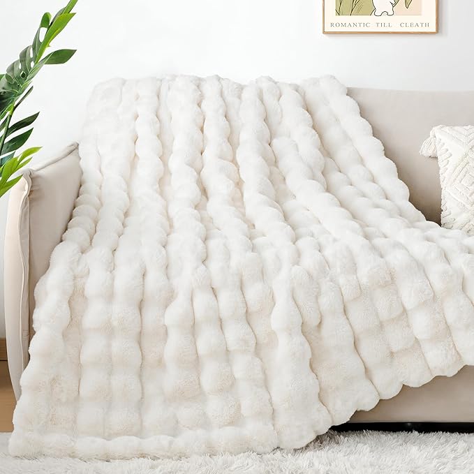 Touchat Luxury 1000GSM Rabbit Faux Fur Twin Blanket, Super Heavy Warm Cozy Beige Cream Blankets for Couch Bed Sofa, Ruched Plush Fuzzy Elegant Soft Reversible Mink Blanket for Living Room Bedroom
