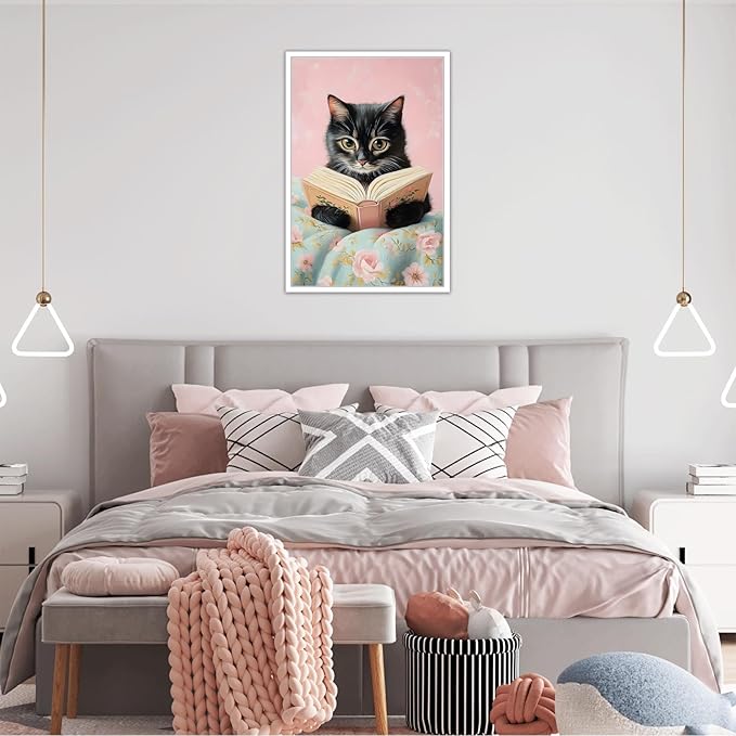 Vintage Cute Cat Canvas Wall Art Funny Cat Covered With Quilt Reading A Book Poster Trendy Cat Lovers Animal Aesthetic Prints Painting For Girls Room Bedroom Dorm Wall Decor 24x36in Unframed