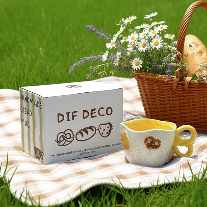 DIF DECO Christmas Mugs 11.8 OZ Ceramic Cute Pretzel Shape Coffee Mug with Handle Unique Holiday Hot Cocoa Cup Perfect for Tea & Coffee Lovers, Gifts for Family or Children, Dishwasher Safe(350ml)