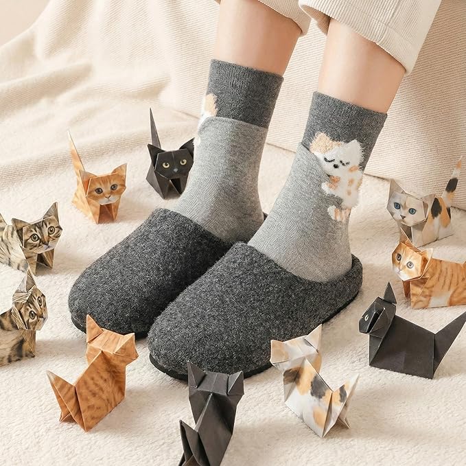 Cat Origami Kit with Socks - 50 Sheets 3D Paper Cat Craft Set, 2 Pairs Novelty Socks, Gift for Cat Lovers